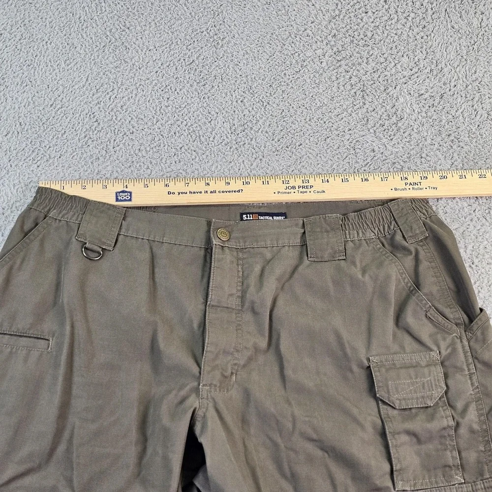 5.11 Tactical Cargo Shorts Mens 40 Green Ripstop Elastic Waist 10 Inseam Utility